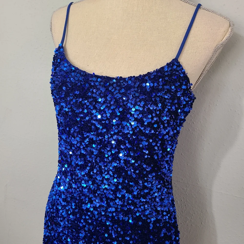 Lucy in the Sky Bodycon Sequin Dress in Royal Blue Size‎ Large